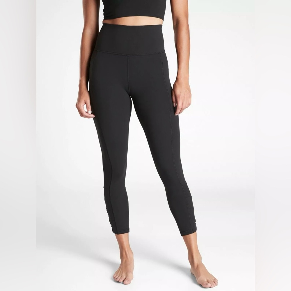 Athleta -  Salutation Stash Pockt II Cinch 7/8 Leggings - XSP